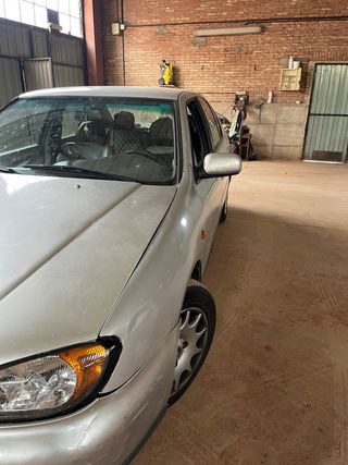 Nissan Primera 2000