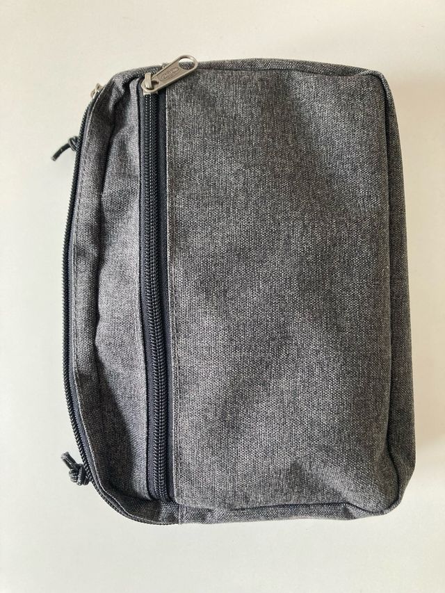 Neceser Eastpak Mavis Gris