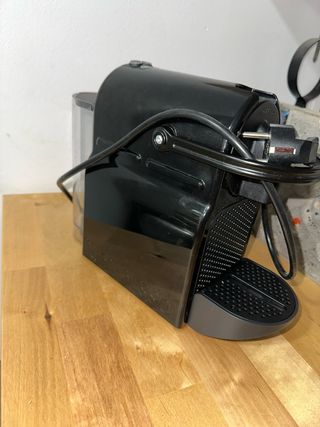 Cafetera Nespresso DeLonghi en perfecto estado. 