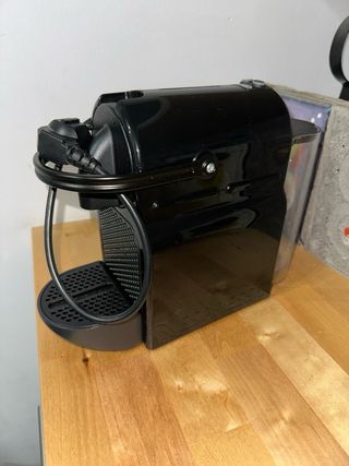 Cafetera Nespresso DeLonghi en perfecto estado. 
