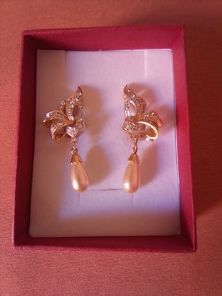 PENDIENTES PERLAS LAGRIMA