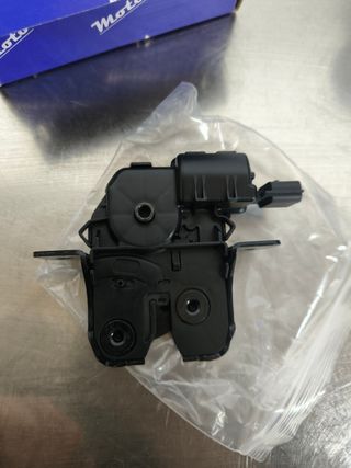 Cerradura maletero Renault Clio IV