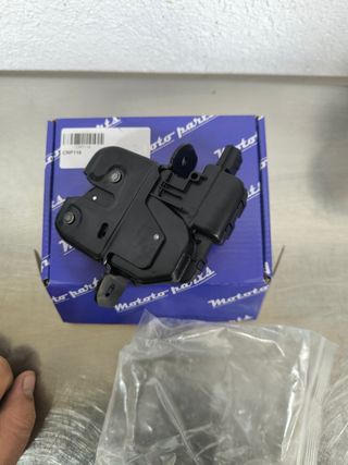 Cerradura maletero Renault Clio IV