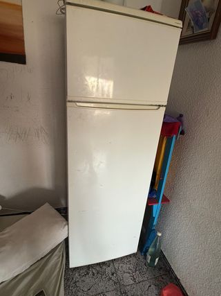 Nevera blanca - 2 puertas
