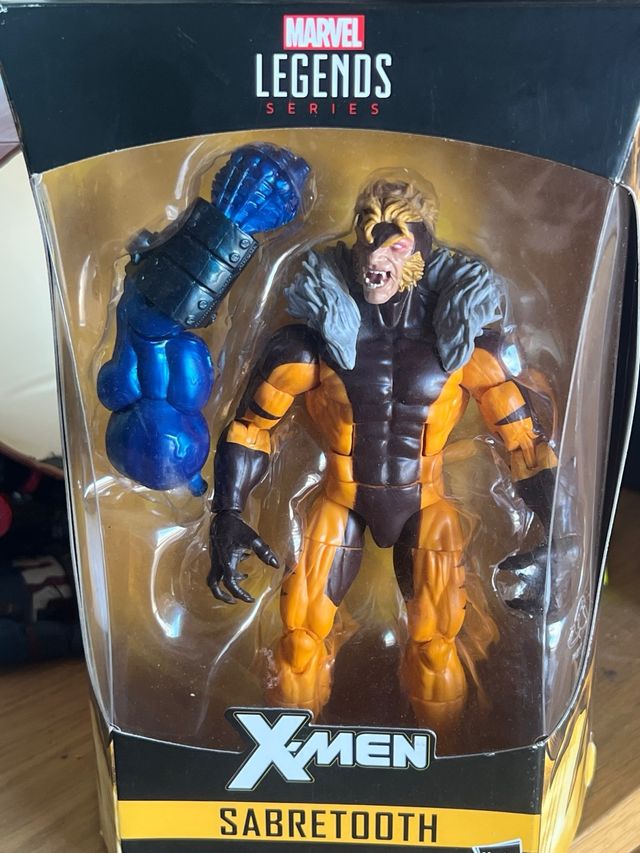Marvel Legends Sabretooth