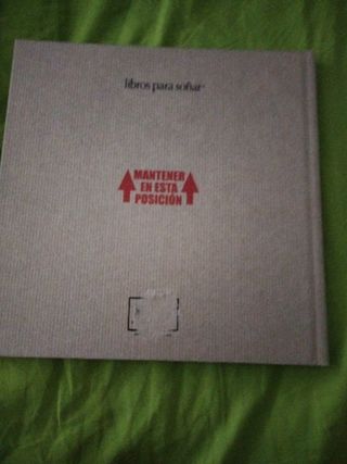 No es una caja (Libros Para Sonar) (Spanish Edi...