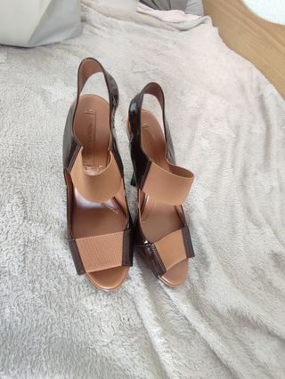 Botines planos negros