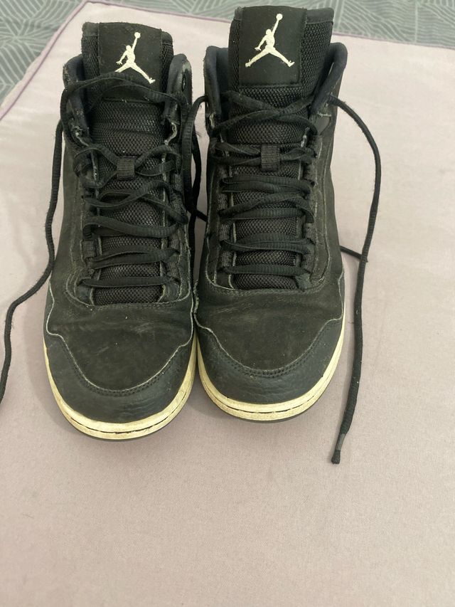 Zapatillas Jordan negras talla 39