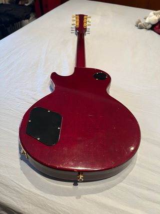 Gibson Les Paul Studio - wine red
1994 - 