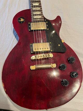 Gibson Les Paul Studio - wine red
1994 - 