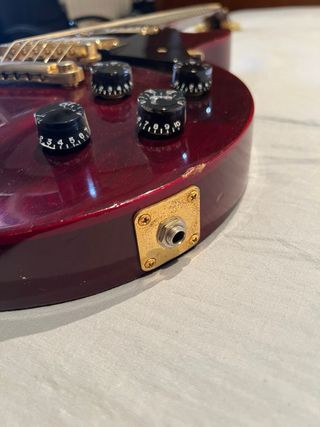 Gibson Les Paul Studio - wine red
1994 - 