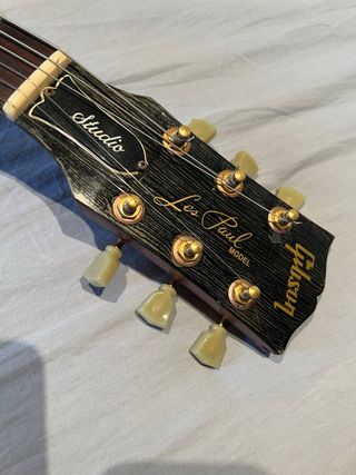 Gibson Les Paul Studio - wine red
1994 - 