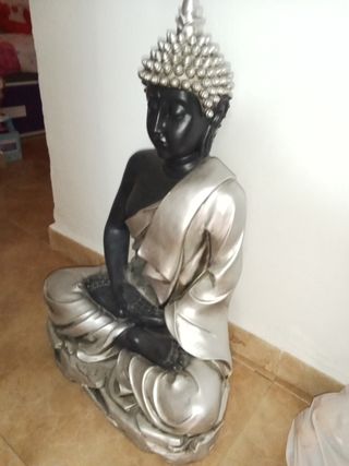Buda negro y plateado