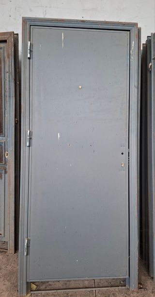 PUERTA DE HIERRO EXTERIOR BLINDADA 