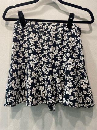 Falda pantalón flores - blanco y negro
