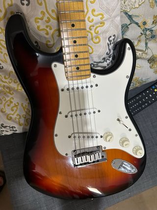 Guitarra Fender Stratocaster USA
cambio por Gibson