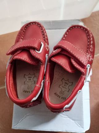 Náuticos rojos niño