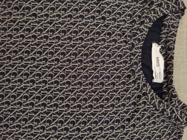 Camiseta manga larga - negra y beige Logo MNG