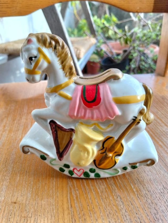 Salvadanaio cavallo a dondolo in ceramica