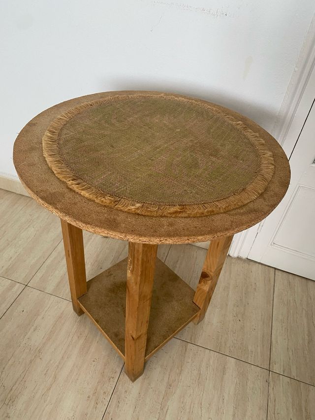 Mesa auxiliar redonda de madera