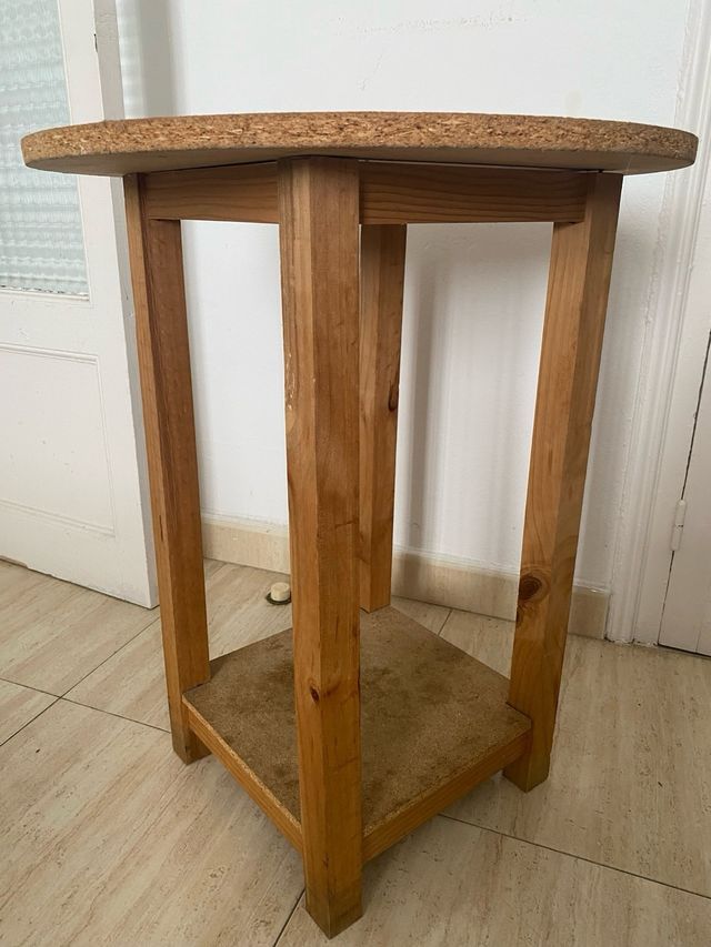 Mesa auxiliar redonda de madera
