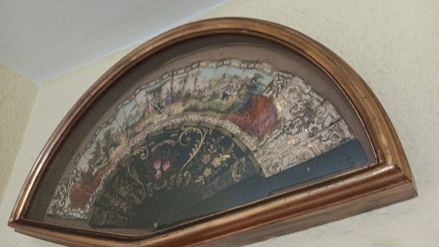 Abanico antiguo en marco