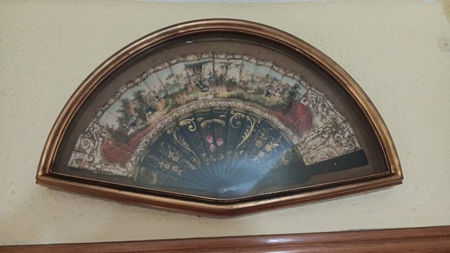 Abanico antiguo en marco