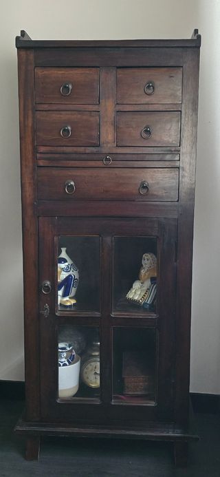 Vitrina Estantería Cajonera. Estilo Colonial.