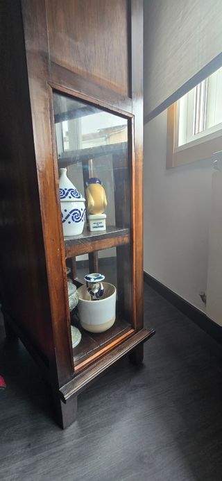 Vitrina Estantería Cajonera. Estilo Colonial.
