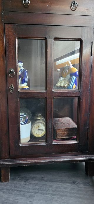 Vitrina Estantería Cajonera. Estilo Colonial.