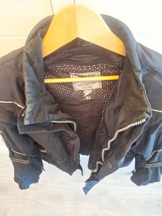 Cazadora moto UNK refuerzos