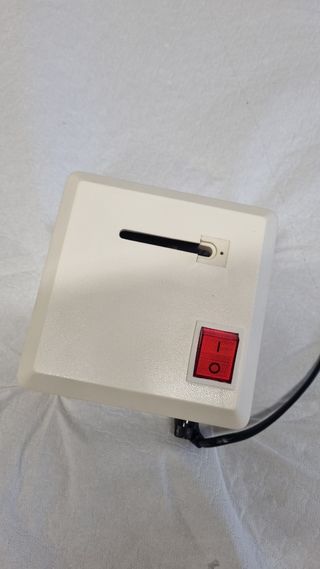 Distruttore aghi elettrico