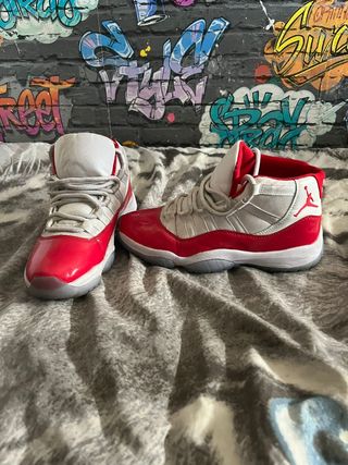 Air Jordan 11 Retro - rojas y blancas