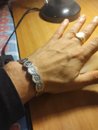 Brazalete torque, pulsera vikinga de metal.