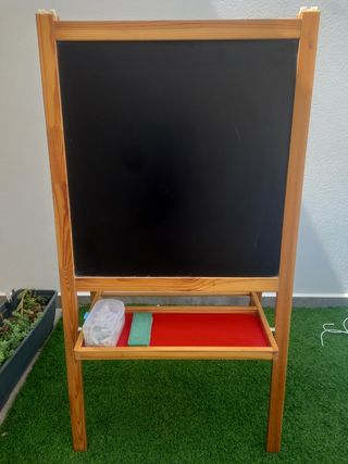 Pizarra infantil de madera Ikea