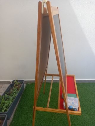 Pizarra infantil de madera Ikea