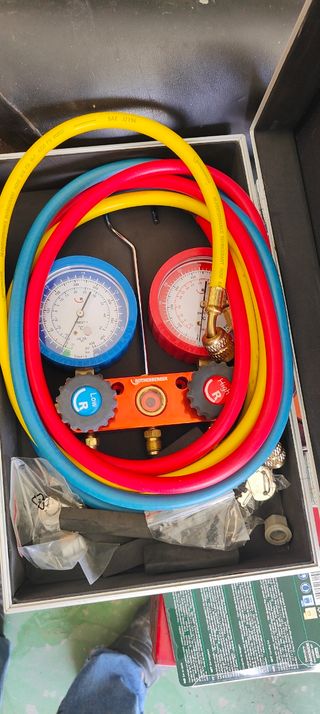 Bomba vacío + manómetro aire acondicionado