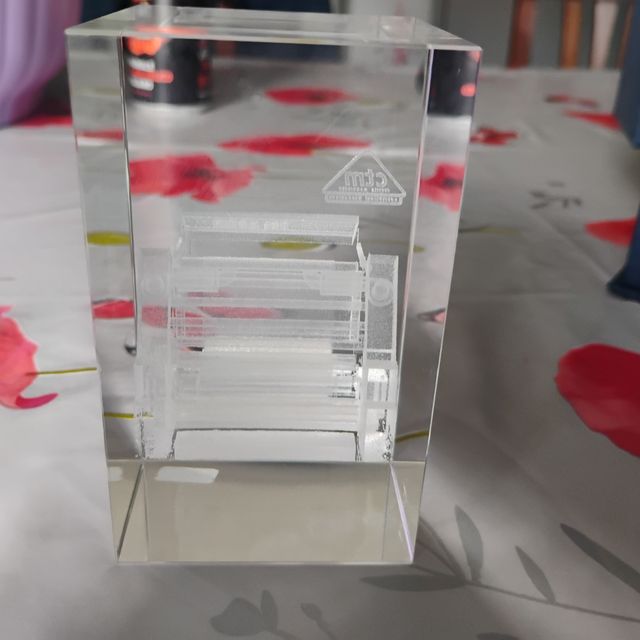 Fermacarte 3D in vetro