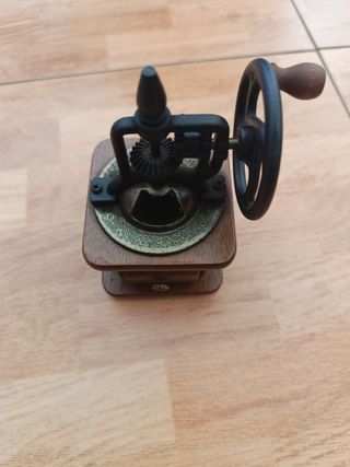 OFERTA SOLO HOY Molinillo café miniatura vintage 