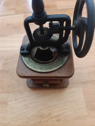 OFERTA SOLO HOY Molinillo café miniatura vintage 
