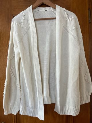 Cárdigan blanco tejido