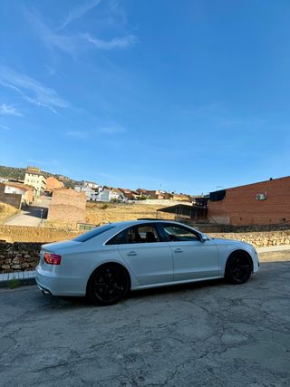 Audi S8 2013
