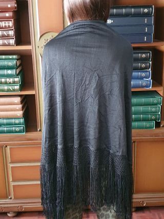 Mantón de Manila negro vintage – España siglo XX