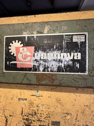 Plegadora industrial usada