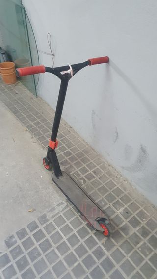 Patinete Infantil - Negro y Rojo