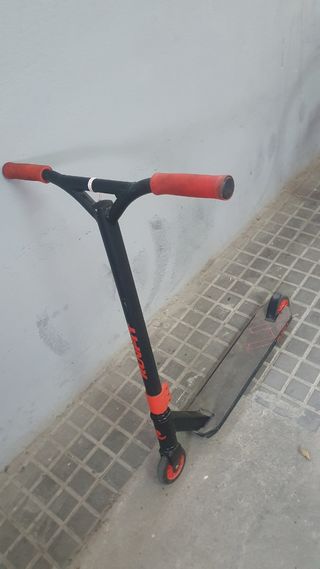 Patinete Infantil - Negro y Rojo