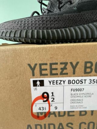Adidas Yeezy Boost 350 - Negras