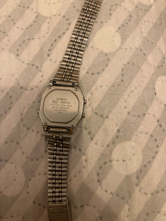 Reloj Casio vintage plateado