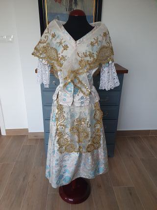 Traje de fallera vintage azul y plata. 1971