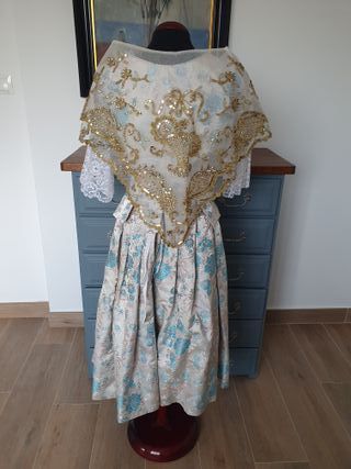 Traje de fallera vintage azul y plata. 1971